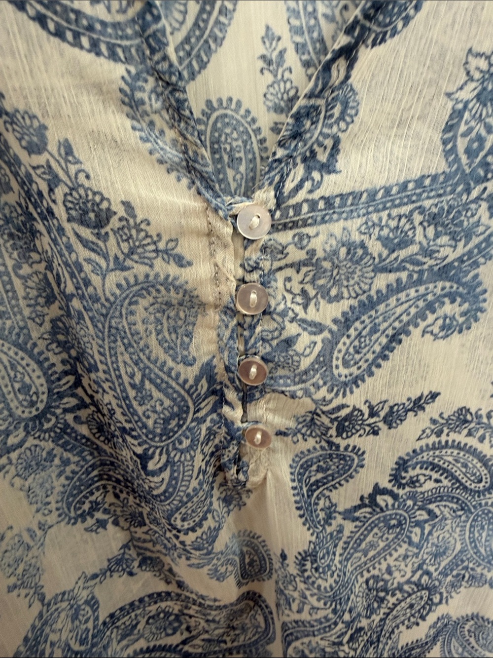 torrid white and Blue Paisley Ruffle Blouse size 3X - Picture 6 of 10